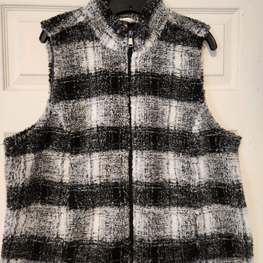 CJ Banks fleece vest EUC